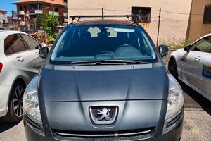 Pegeut 5008 189.000km