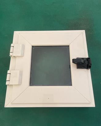 Finestra pvc 28x28