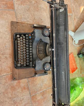 macchina da scrivere Olivetti M40 carrello lungo