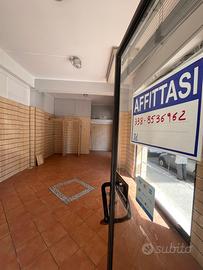 Bottega luminosa al Viale