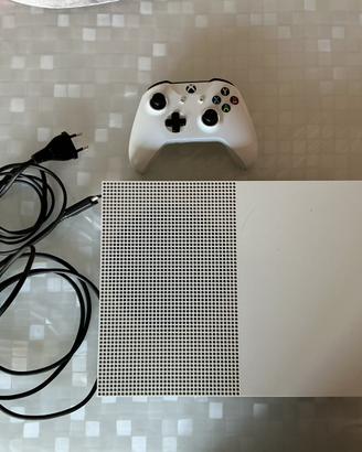 XBOX ONE S + N.2 GIOCHI ASSASSIN’S CREED