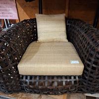 Poltrona in vimini con cuscino