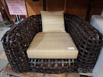 Poltrona in vimini con cuscino