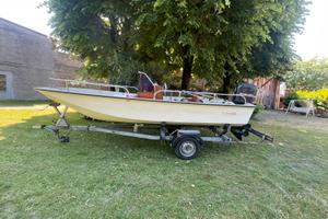 Boston whaler 17