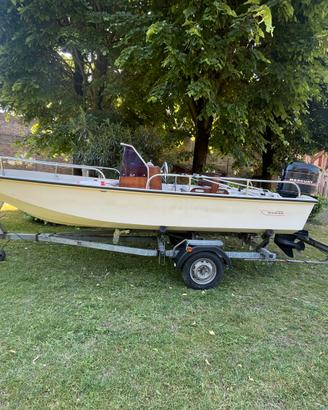 Boston whaler 17