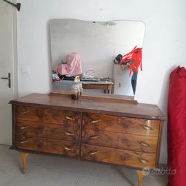 cassettiera con specchio