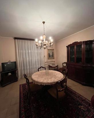 Sala completa con 6 sedie