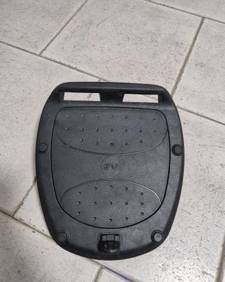 Piastra e attacco bauletto Givi Monolock-SR5611