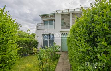 SOLUZIONE INDIPENDENTE A SCHIERA CON GIARDINO PRIV