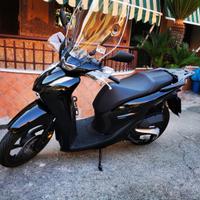 Honda SH 150 total black 1800 km perfetto