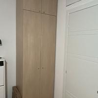 Armadio e cassettiera in legno