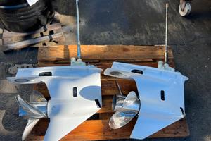 Piedi destro e sinistro Yamaha 300 HP