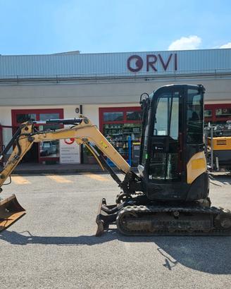 Escavatore yanmar vio25