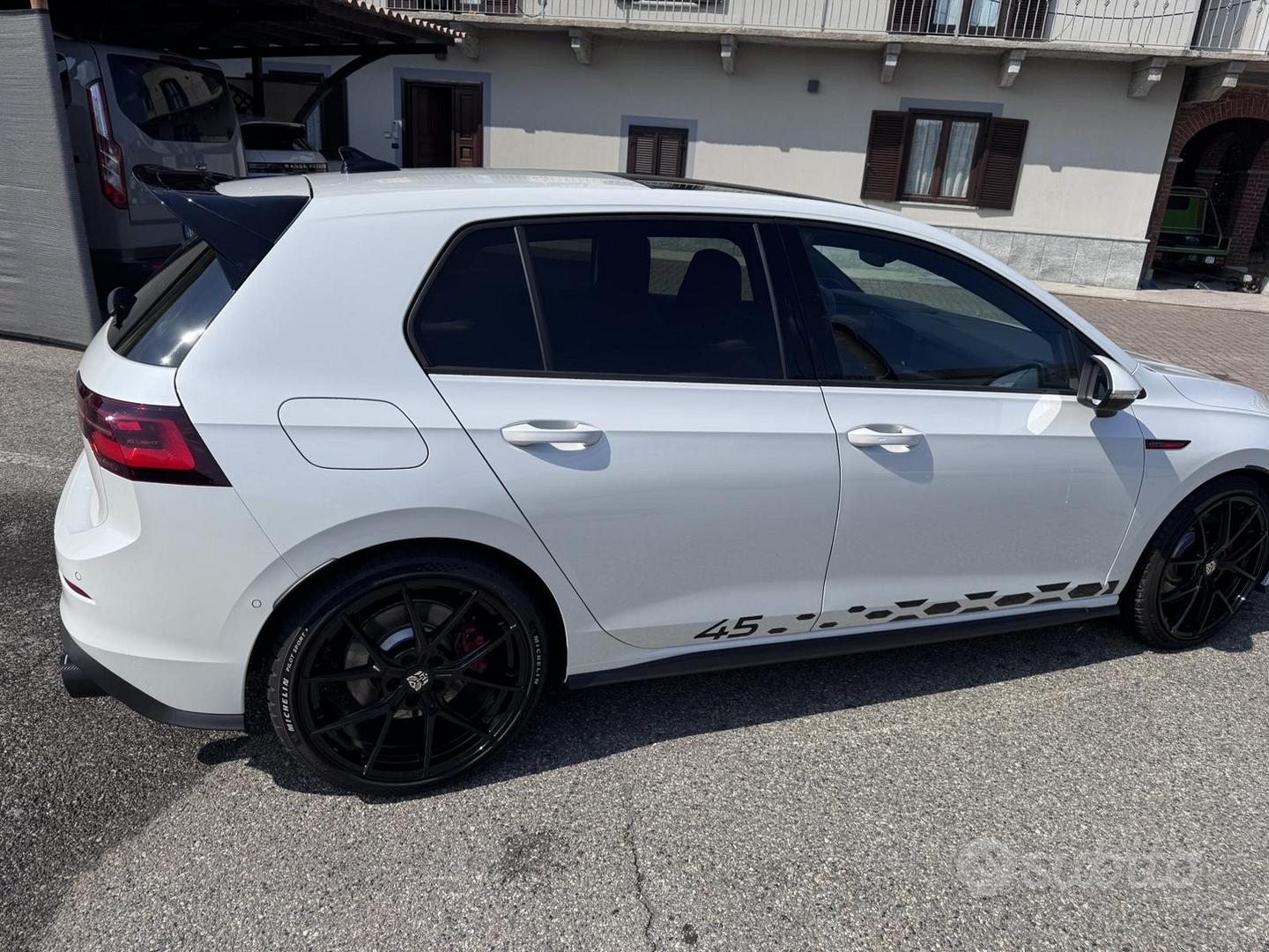 Volkswagen Golf 2023 photo 2
