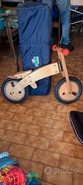 Bici di legno, giochi per la spiaggia e culla