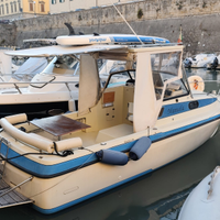 Barca, pilotina cabinata di 7mt