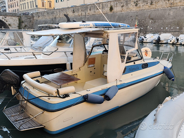 Barca, pilotina cabinata di 7mt