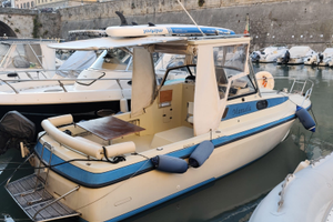 Barca, pilotina cabinata di 7mt