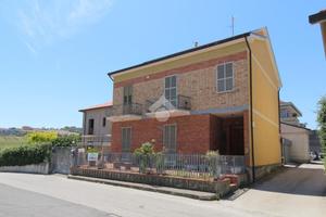 CASA SEMINDIPENDENTE A TERAMO