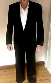 smoking elegante uomo 