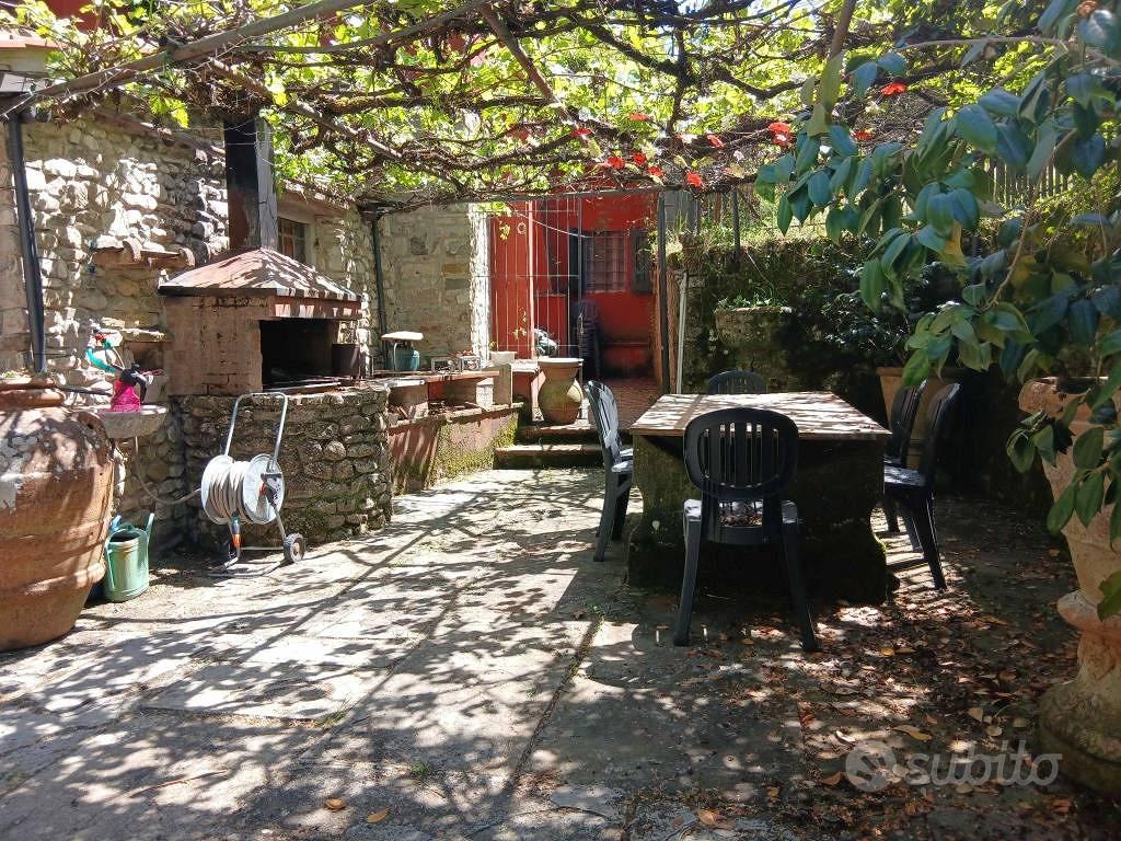 Rustico / Casale di 300 m² con più di 5 locali e b - Vista 4