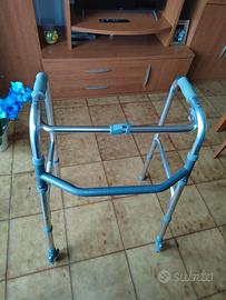 deambulatore per anziani