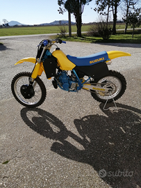 Suzuki rm 250 cc 2 tempi 1987