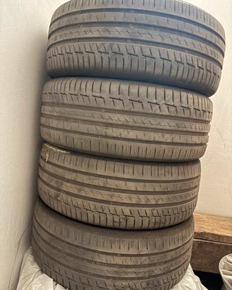 Gomme estive Continental 235/55/17 XL