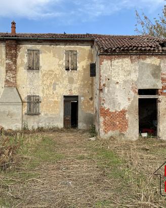 Rustico da ristrutturare