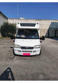 CAMPER SEMINTEGRALE LAIKA - 4 Posti - Accessoriato