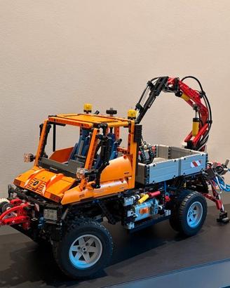 LEGO Technic 8110 Mercedes-Benz Unimog U400