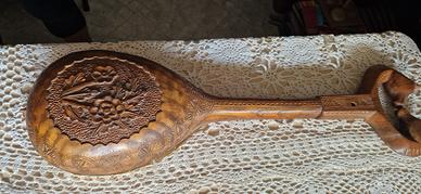 Gusla antica in legno