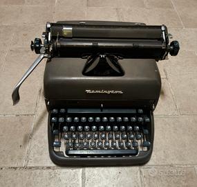 macchina da scrivere anni 70