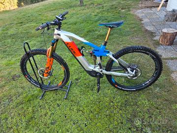 Cube Stereo hybrid Action Team