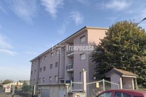 AMPIO QUADRILOCALE IN PIAZZA JACOMUZZI, CAMBIANO