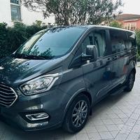 Ford touneo custom 8 posti