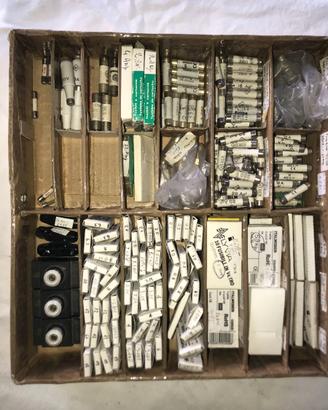 Assortimento fusibili vari modelli e misure
