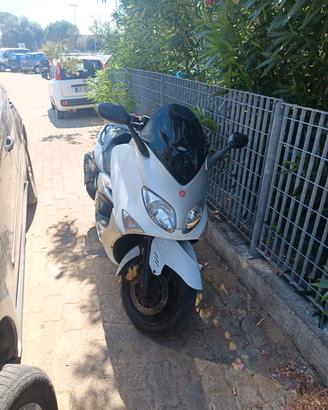TMAX 500