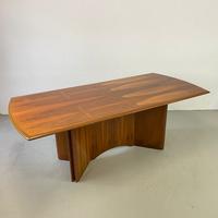 Tavolo in stile Maxalto