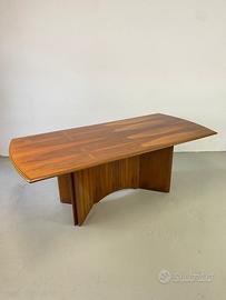 Tavolo in stile Maxalto