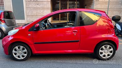 Peugeot 107 anno 2009 - 73000 km automatica