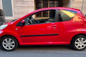Peugeot 107 anno 2009 - 73000 km automatica