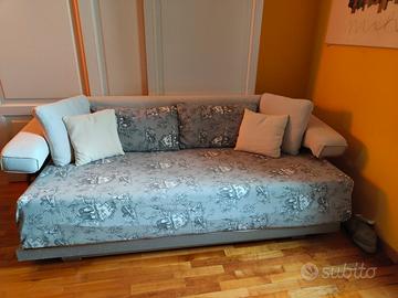 divano letto doghe  matrimoniale BOOK della Flou