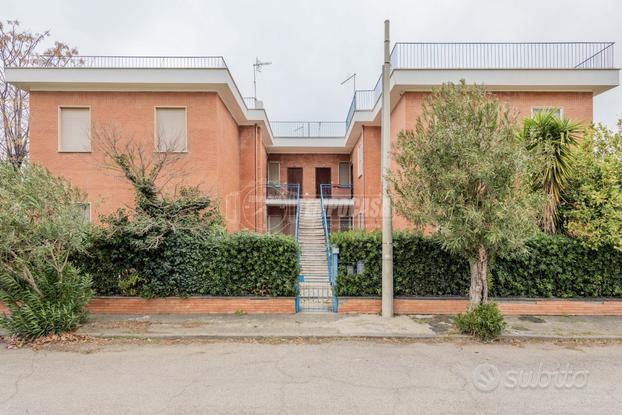 Appartamento con ampio balcone e terrazzo