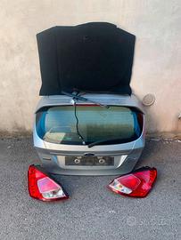 CofanoFordFiesta anno 2013