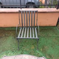 Tavolino/2 sedie/2 aedie poltroncine