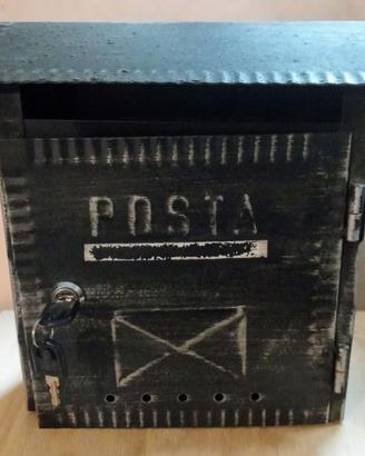 Cassetta postale in ferro battuto nero brunito