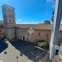 4 LOCALI A ALBANO LAZIALE