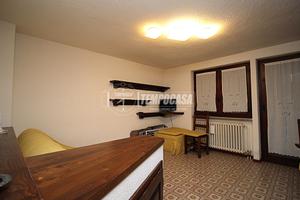 Monolocale con posto auto coperto