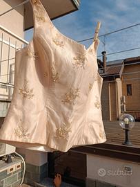 bustino ricamato finemente a mano e sartoriale